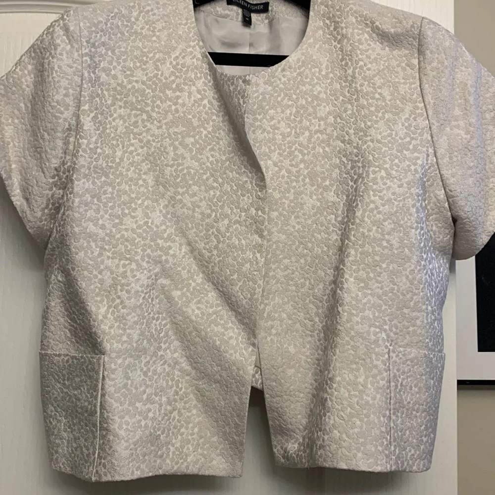 Eileen Fisher bolero jacket in flower patterned silk - Picture 2 of 4